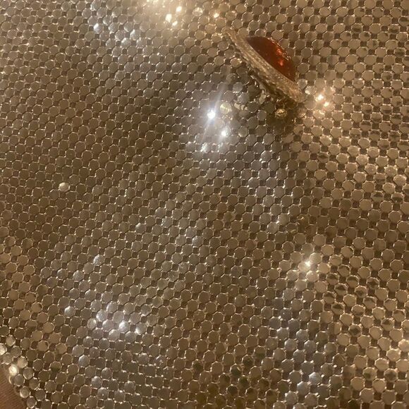 Whiting & Davis Gold Metallic Evening Bag - Picture 9 of 9